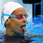 federica-pellegrini-fa-la-linguaccia-olimpiadi-londra-2012